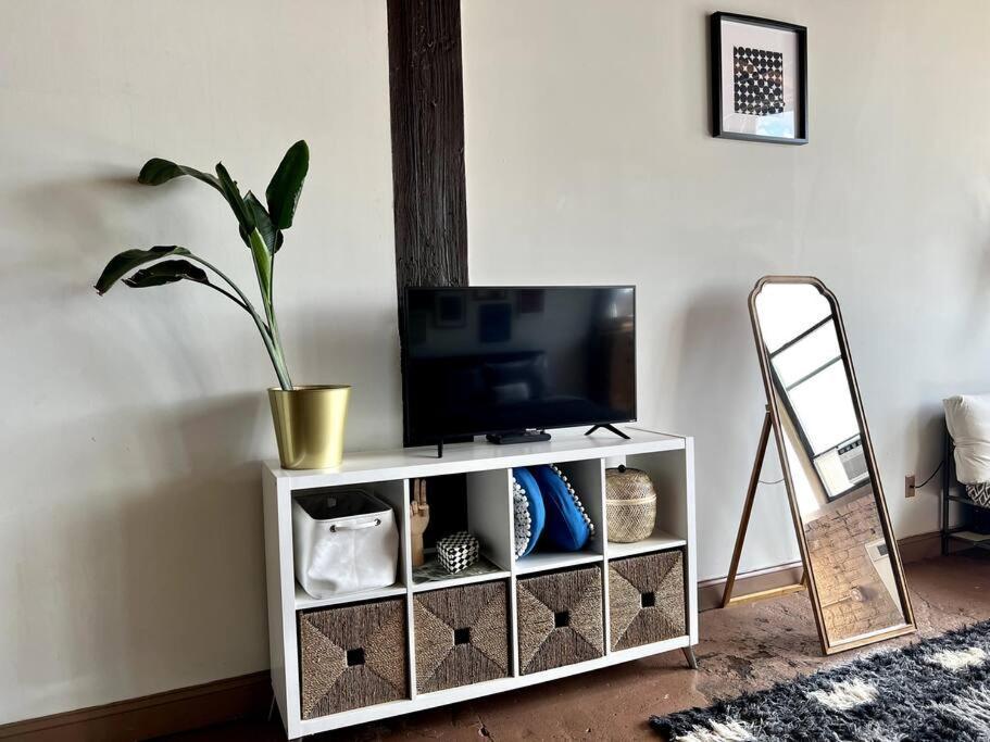 דטרויט 420 Friendly Boho Loft Downtown King Suite Free Parking מראה חיצוני תמונה